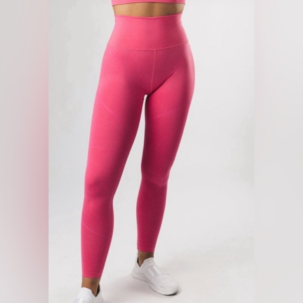 Alphalete Revival Leggings in Paradise Pink